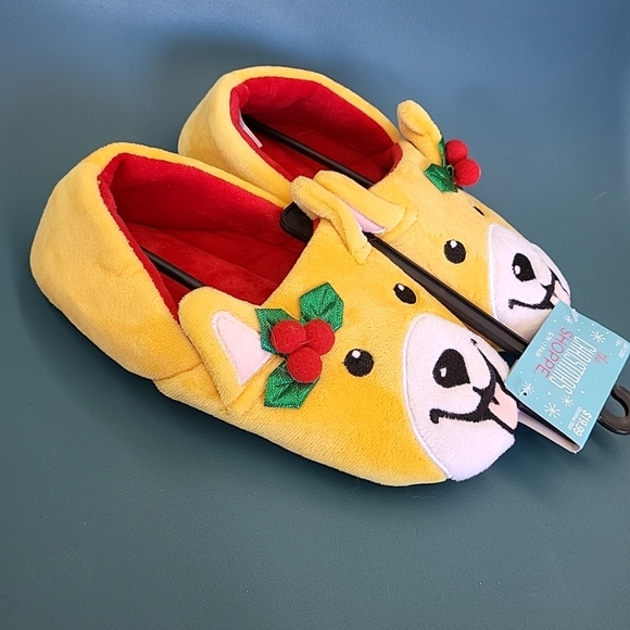 NWT The Christmas Shoppe Holly Corgi Holiday Slippers Small/Medium Ages 14+ Fun! - Picture 7 of 8